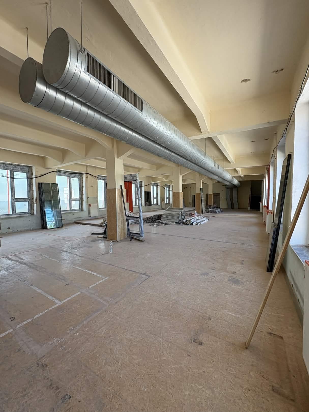 Rekonstrukce T7Gym — prázdný sál po vystěhování